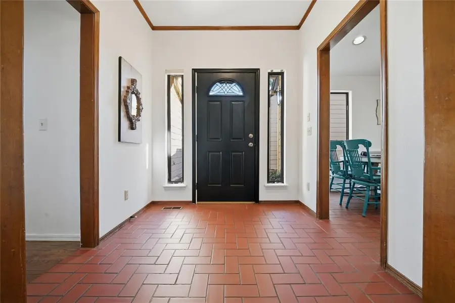 2301 Woodford Way, Edmond, OK 73034 - #3