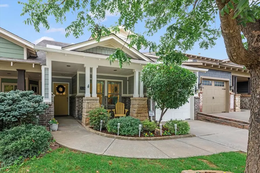 525 Outer Banks Way, Edmond, OK 73034 - #2