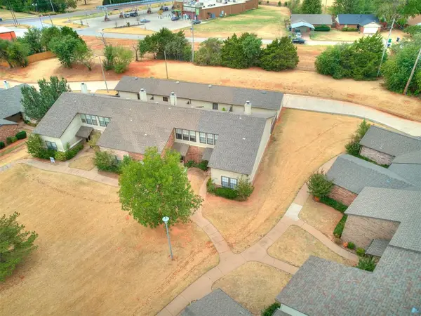 13819 W Crossing Way, Edmond, OK 73013