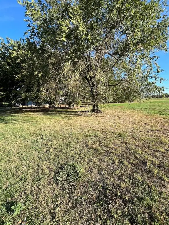 306 E Minnesota Avenue, Chickasha, OK 73018