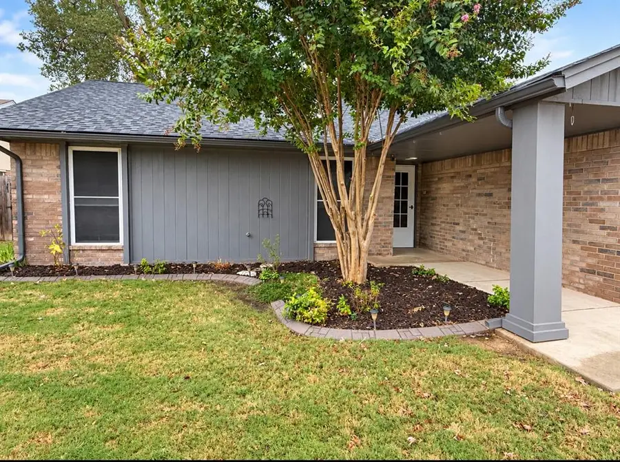 816 N Stout Circle, Moore, OK 73170 - #3