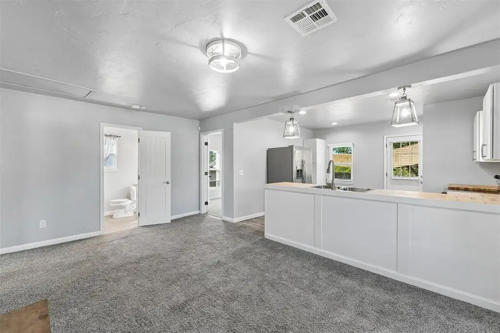 703 S Dewey Avenue, Chandler, OK 74834 - #1