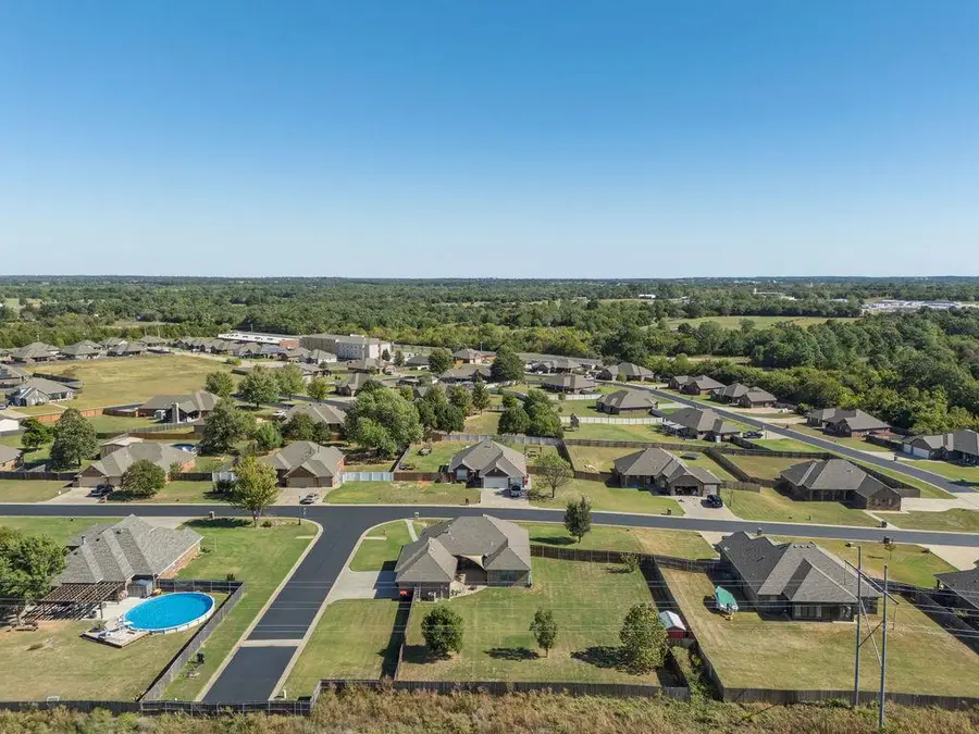 299 Hillside Drive, Harrah, OK 73045 - #3