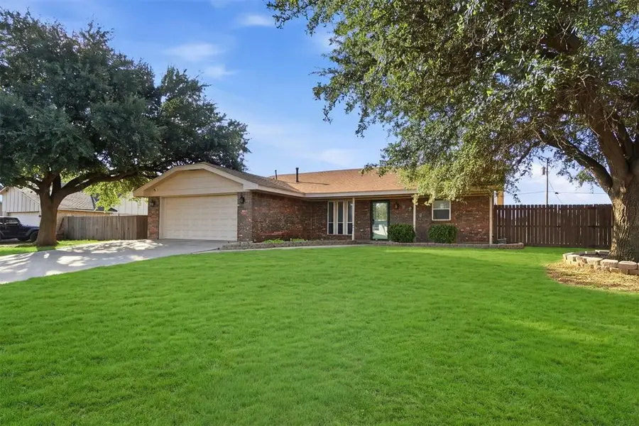 1208 S Trail Drive, Altus, OK 73521 - #2