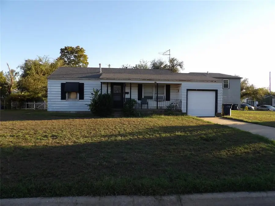 425 W Hickory Avenue, Enid, OK 73701 - #2