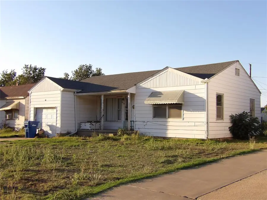 414 W Hickory Avenue, Enid, OK 73701 - #2