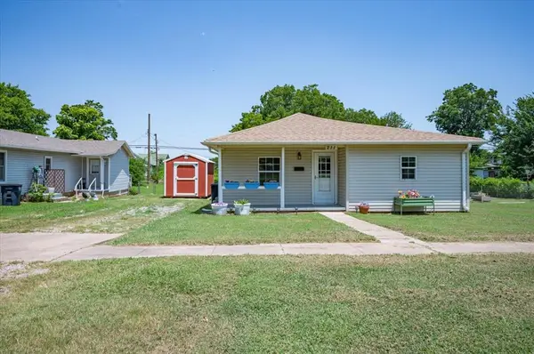 211 E 2nd Street, Stroud, OK 74079