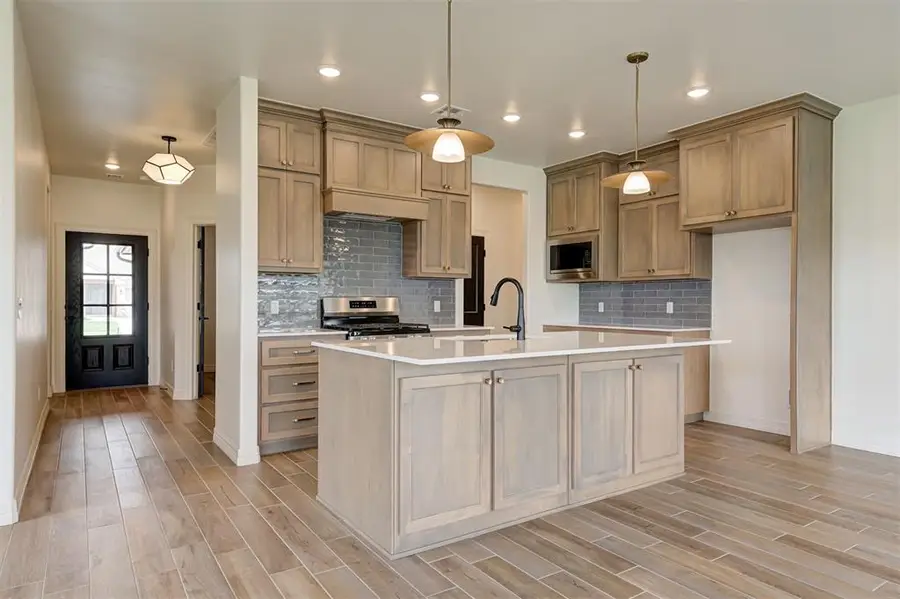 7713 Wilshire Woods Drive, Yukon, OK 73099 - #2