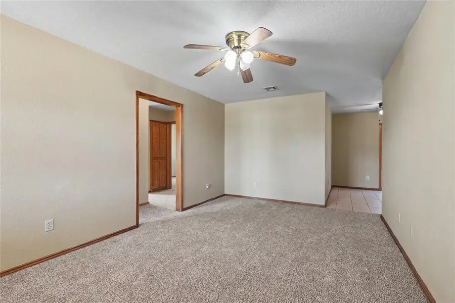 705 Arnold Avenue, Moore, OK 73160 - #3
