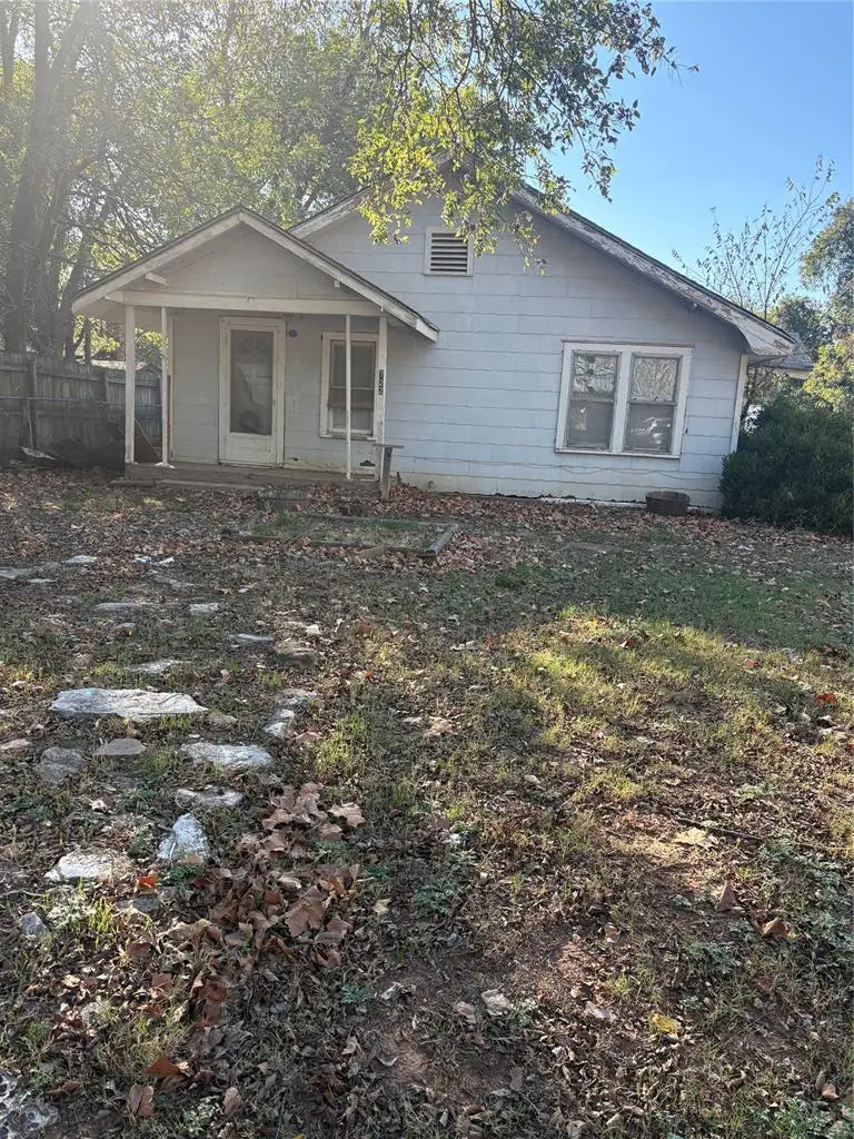 722 S 18th Street, Chickasha, OK 73018 - #1