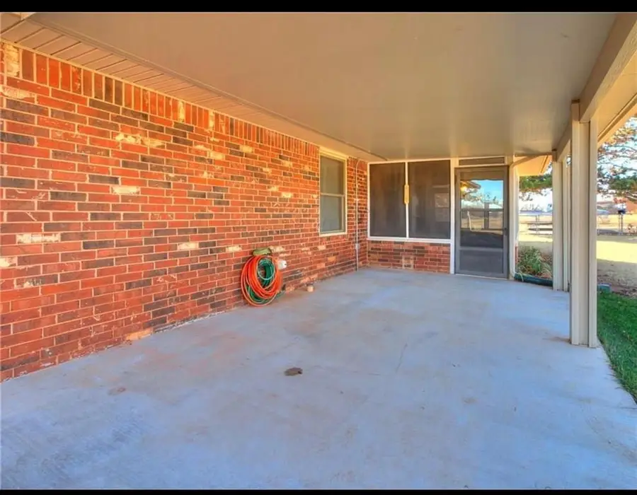 619 NW Jackson Avenue, Piedmont, OK 73078 - #3