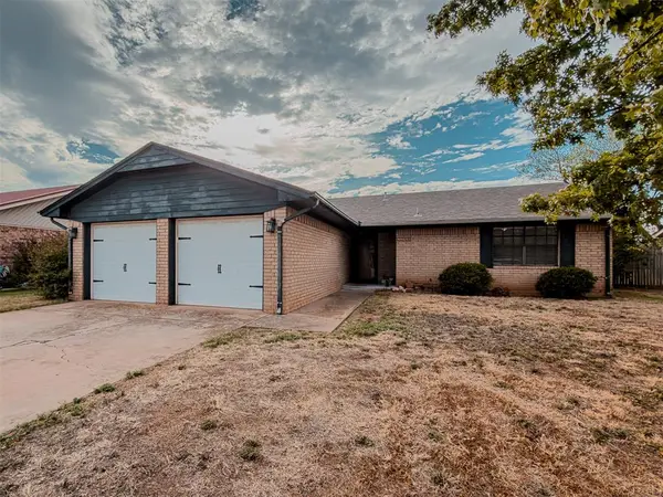 3308 S 25th Street, Chickasha, OK 73018