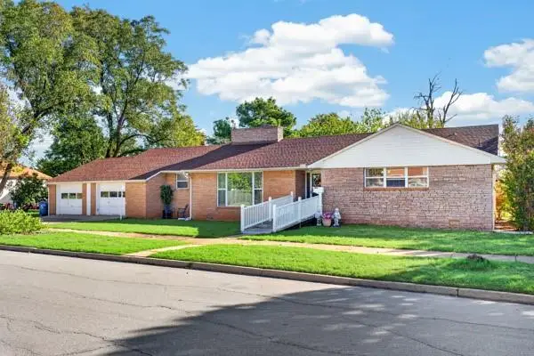 601 N Temple Street, Cordell, OK 73632 - #2