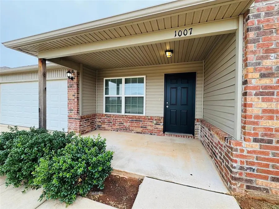 1007 N Donald Way, Mustang, OK 73064 - #2