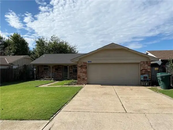 600 Oak Creek Drive, Yukon, OK 73099