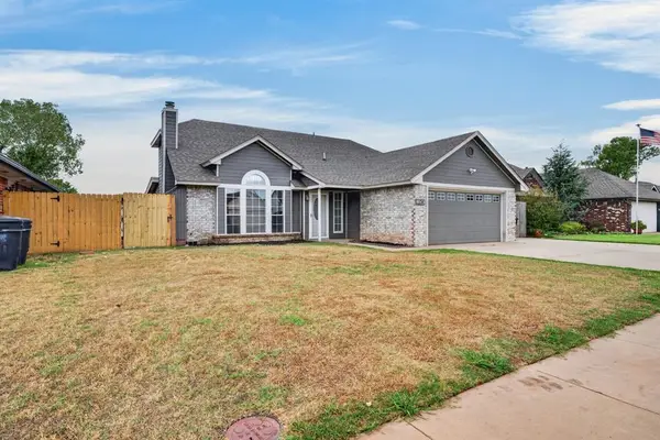 1104 NE 25th Street, Moore, OK 73160