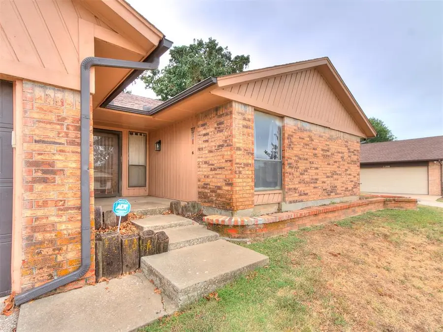 1112 Hawthorne Drive, Midwest City, OK 73110 - #2