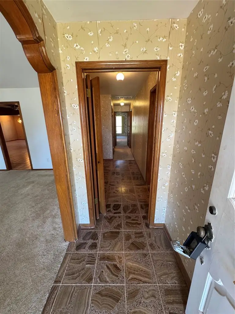 3640 Sunvalley Drive, Midwest City, OK 73110 - #2