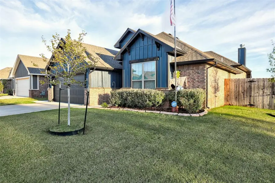 821 Halley Drive, Moore, OK 73160 - #3