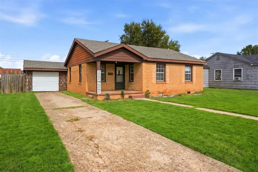 1021 E Walnut Street, Altus, OK 73521 - #1