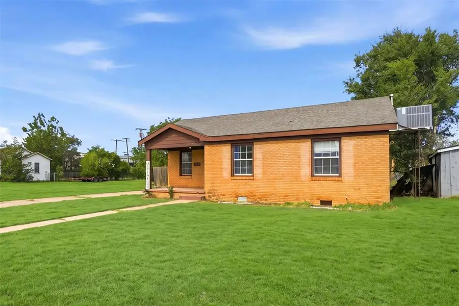 1021 E Walnut Street, Altus, OK 73521 - #2
