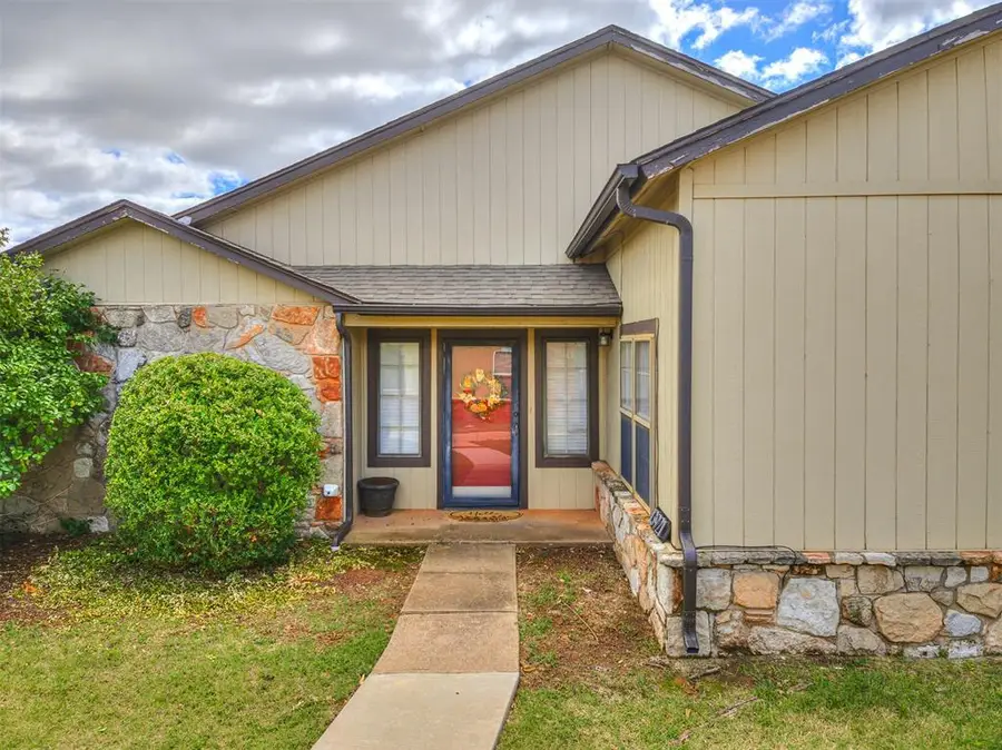 13921 Crossing Way W, Edmond, OK 73013 - #3