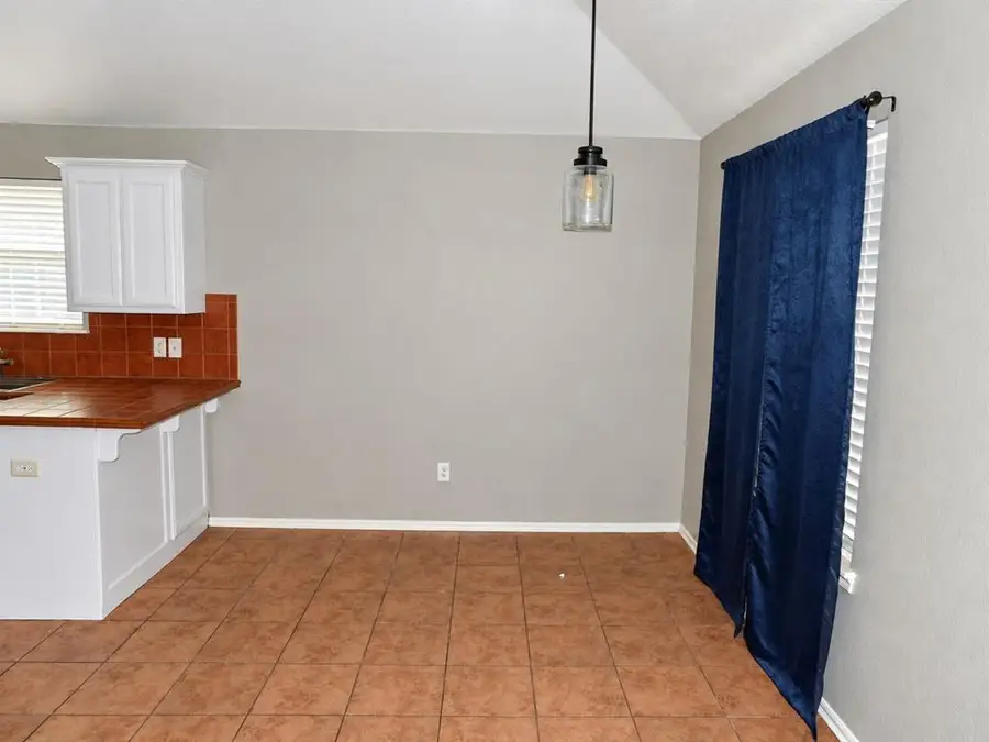 4405 Apple Blossom Circle, Moore, OK 73160 - #3