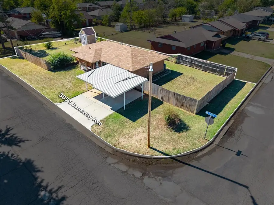 305 S Janeway Avenue, Moore, OK 73160 - #2