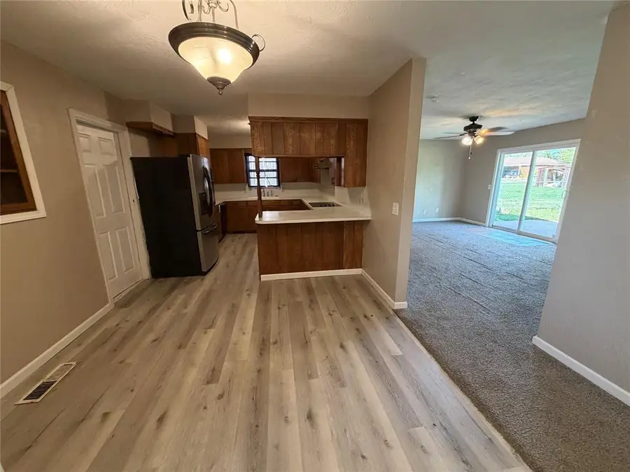 202 S Locust Street, Seiling, OK 73663 - #3