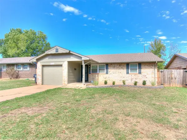 1017 NW 28th Street, Moore, OK 73160