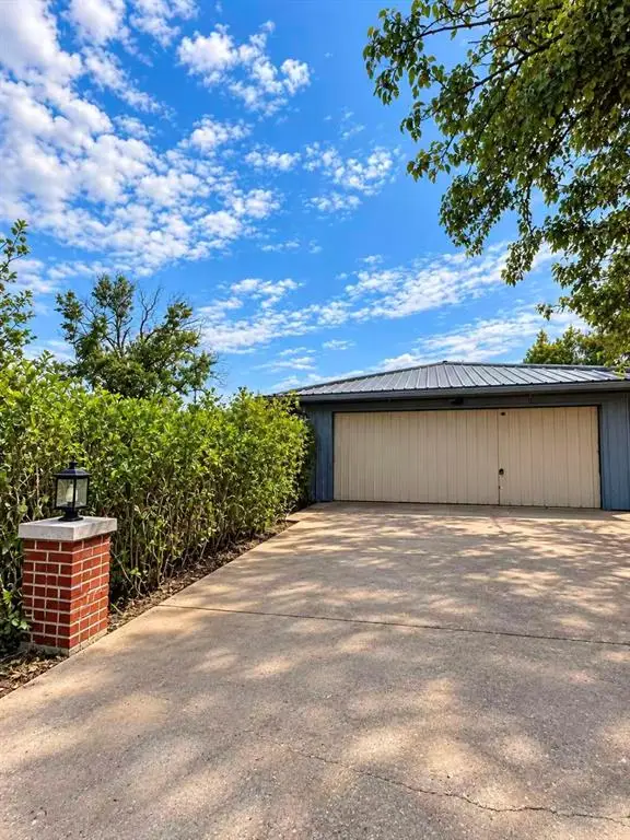 13832 N County Road 3190, Paoli, OK 73074