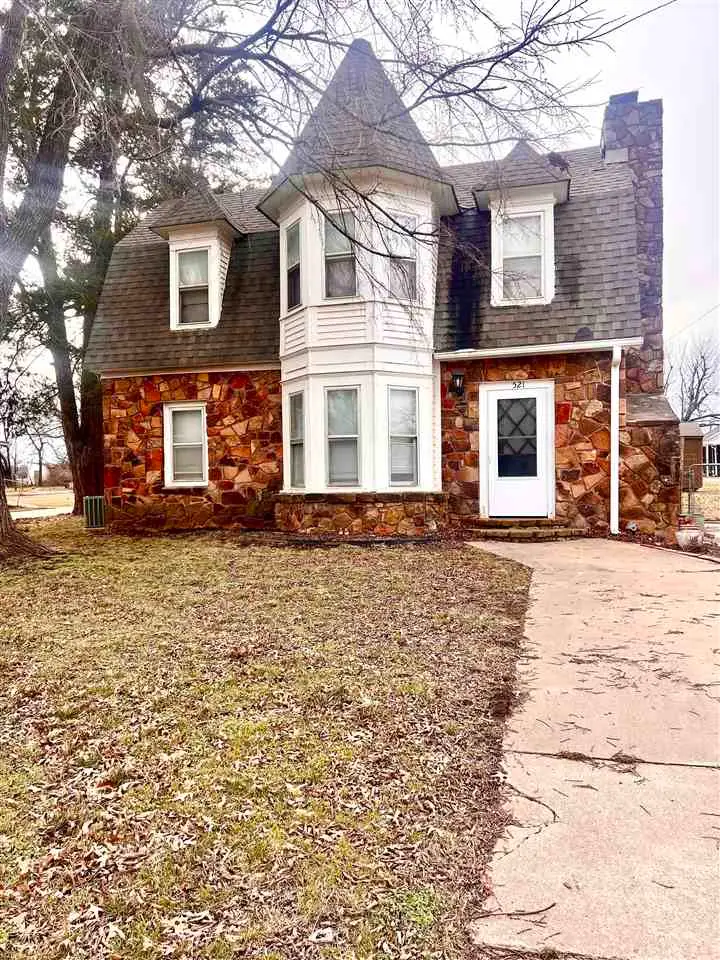 521 S Cleveland Avenue, Cushing, OK 74023-3727 - Image #1