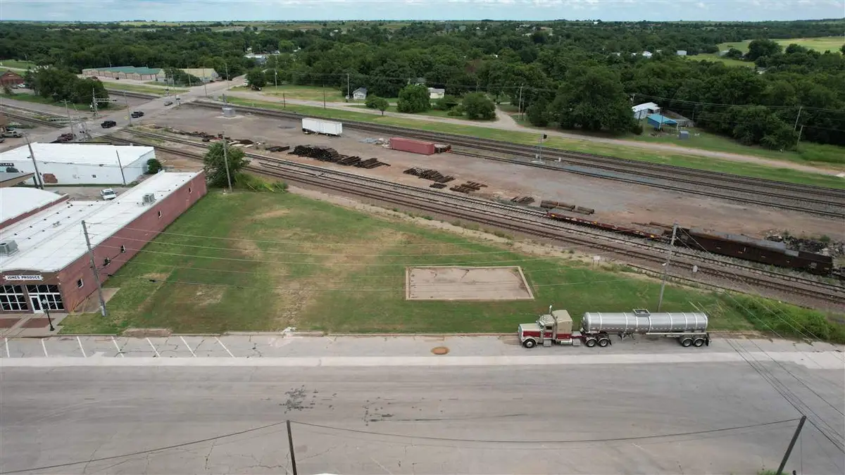 201 6th Street, Perry, OK 73077 - #1