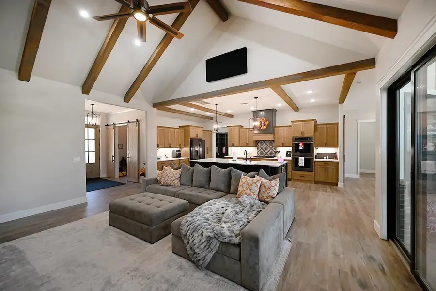 11503 S Churchill Downs, Perkins, OK 74059 - Image #2