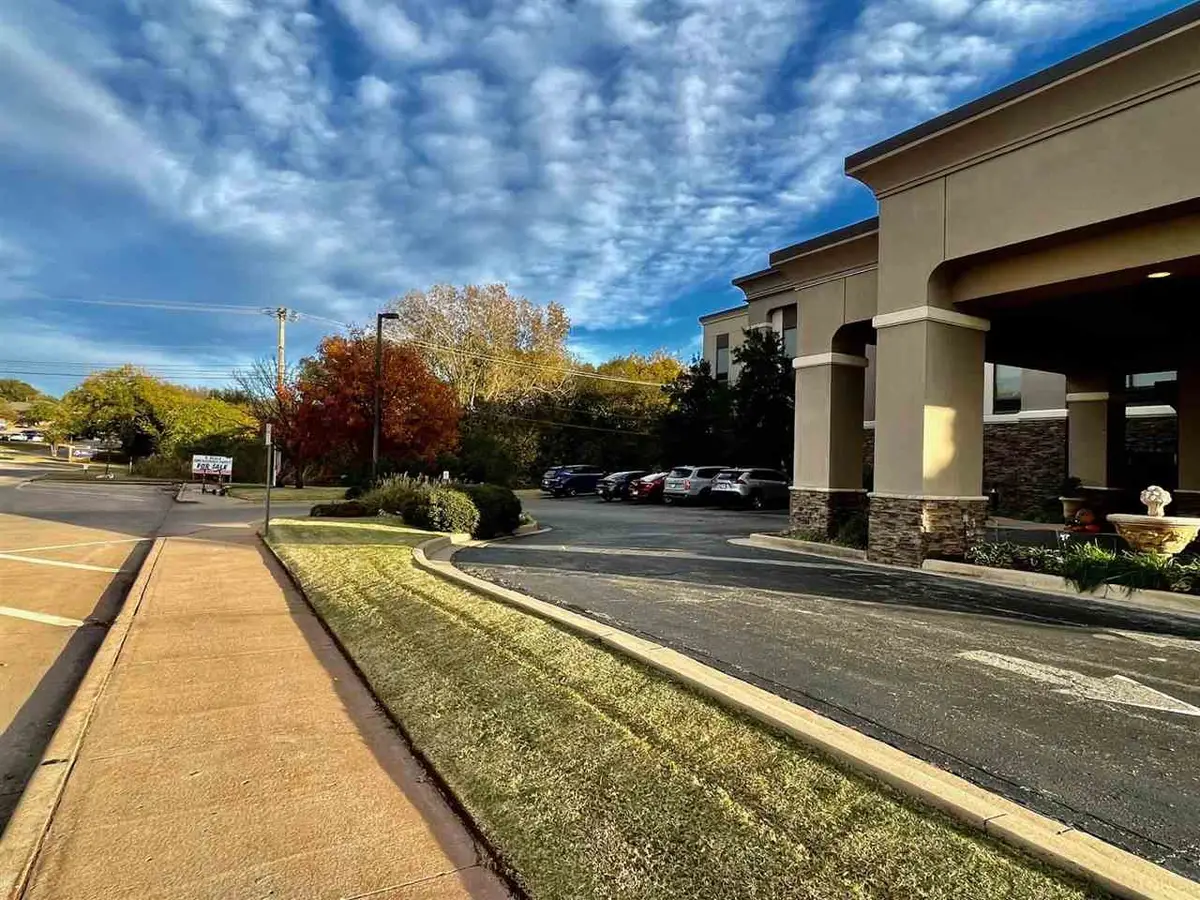 717 E Hall of Fame Avenue, Stillwater, OK 74075-5449 - Image #1