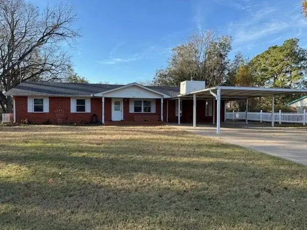 102 E Eaton Drive, Perkins, OK 74059-0000