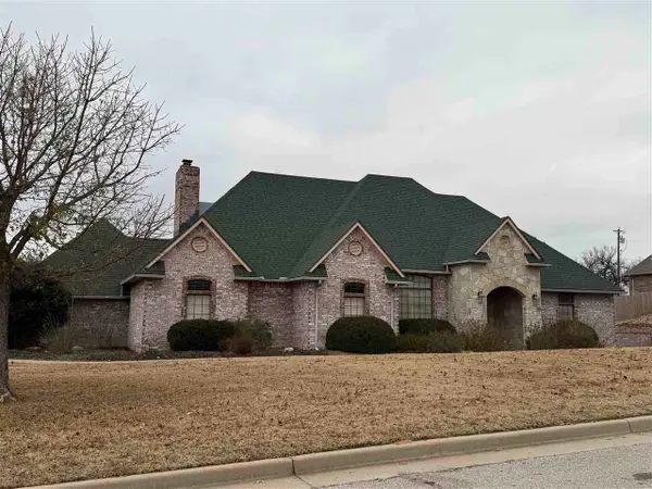 2 Raintree, Ponca City, OK 74604