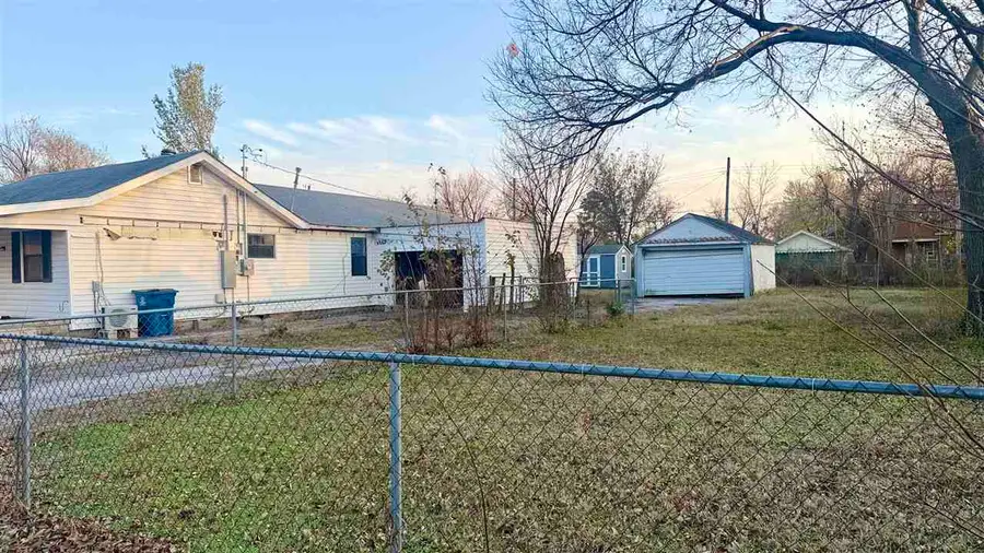 1009 E Walnut Street, Cushing, OK 74023 - Image #2