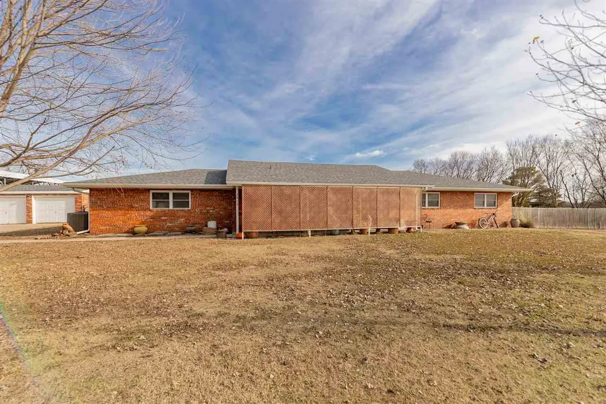 2413 N Coyote Run, Stillwater, OK 74075-0000 - Image #1