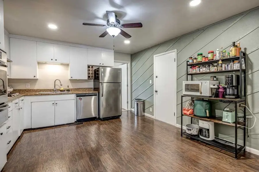 916 Holly St, Perry, OK 73077 - Image #3