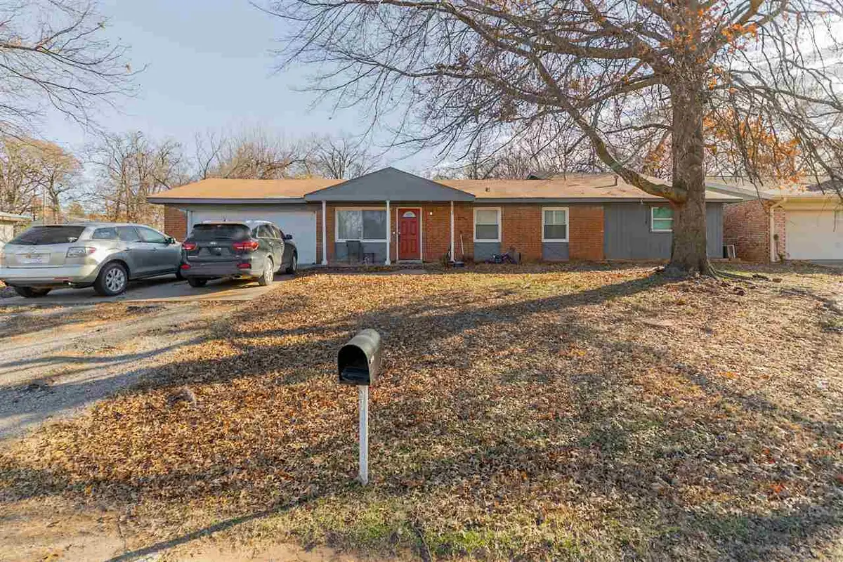 402 NE 7th Street, Perkins, OK 74059-0000 - Image #1