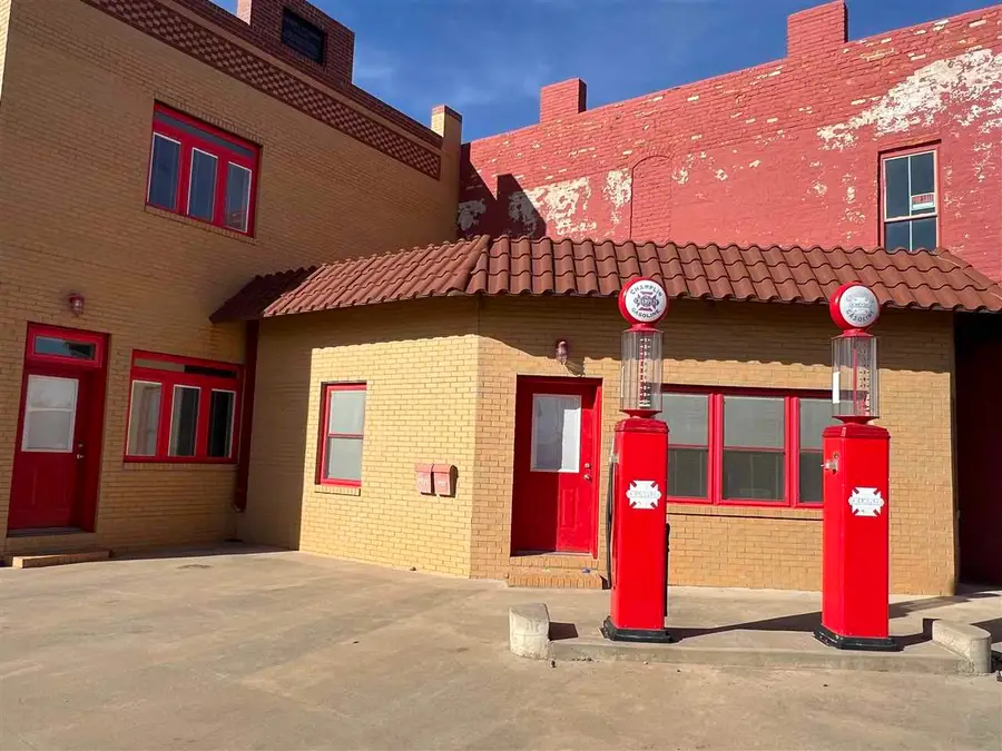 224 S Main, Hennessey, OK 73742 - #2