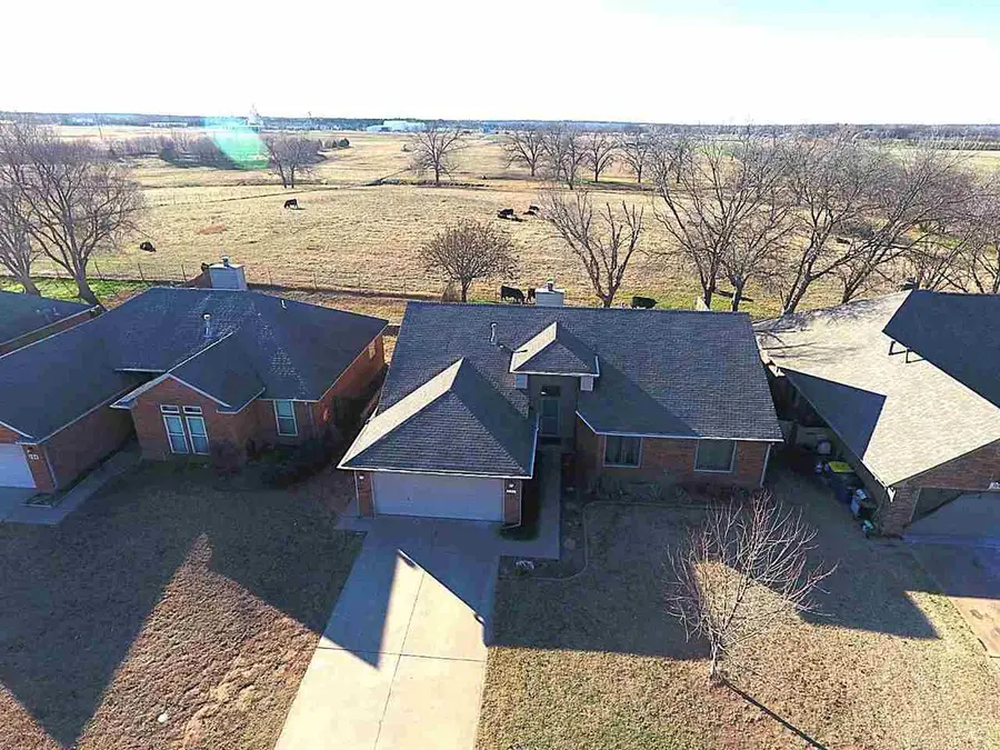 112 S Abbey Lane, Stillwater, OK 74074-6710 - Image #2