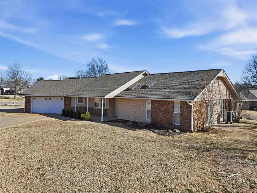1828 N 7th, Perry, OK 73077 - Image #2