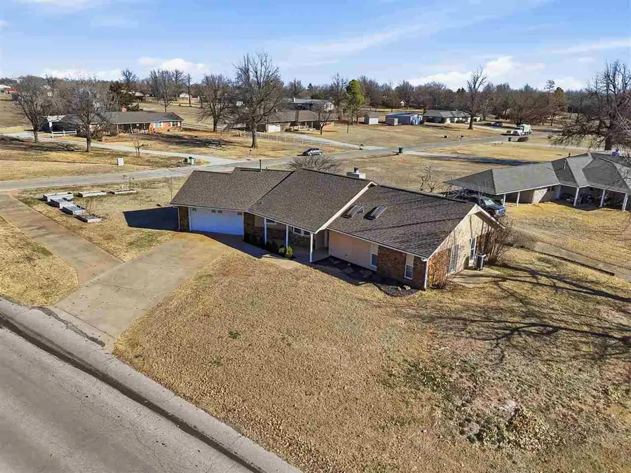 1828 N 7th, Perry, OK 73077 - Image #3