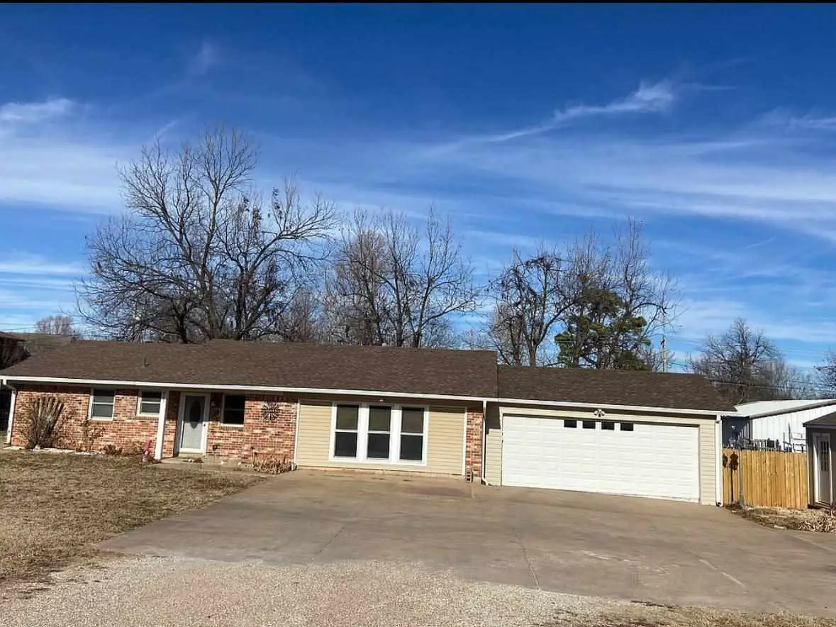 617 Locust, Perry, OK 73077 - #1