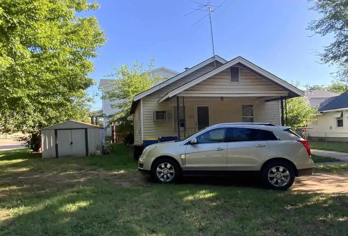 524 W 10th Avenue, Stillwater, OK 74074 - #1