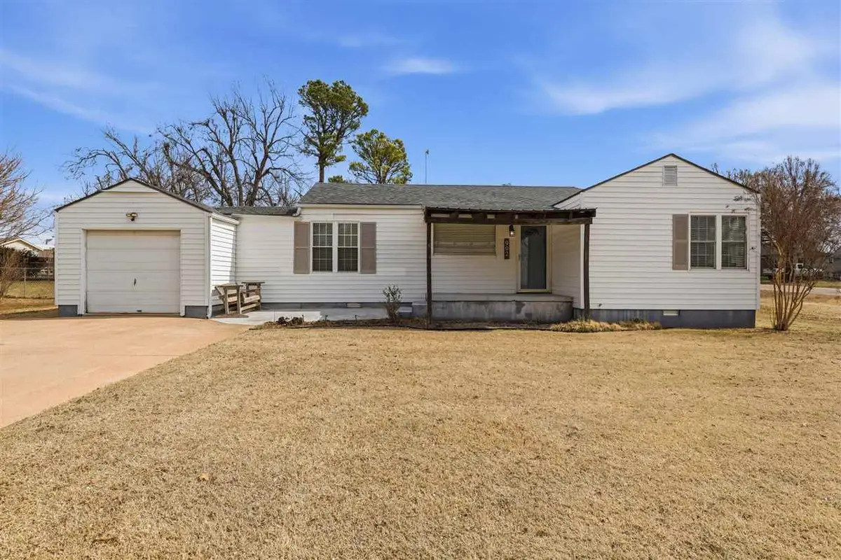 902 N 14th, Perry, OK 73077 - #1