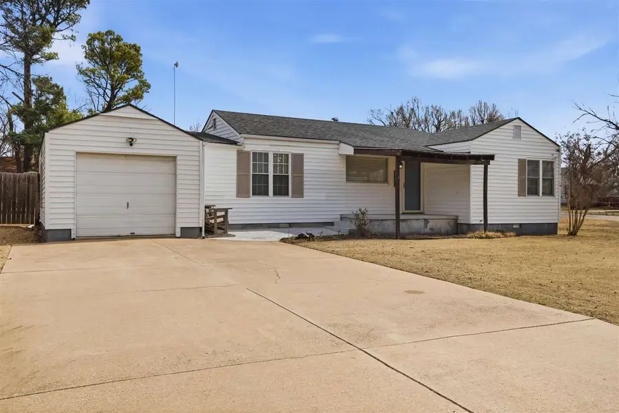 902 N 14th, Perry, OK 73077 - #2