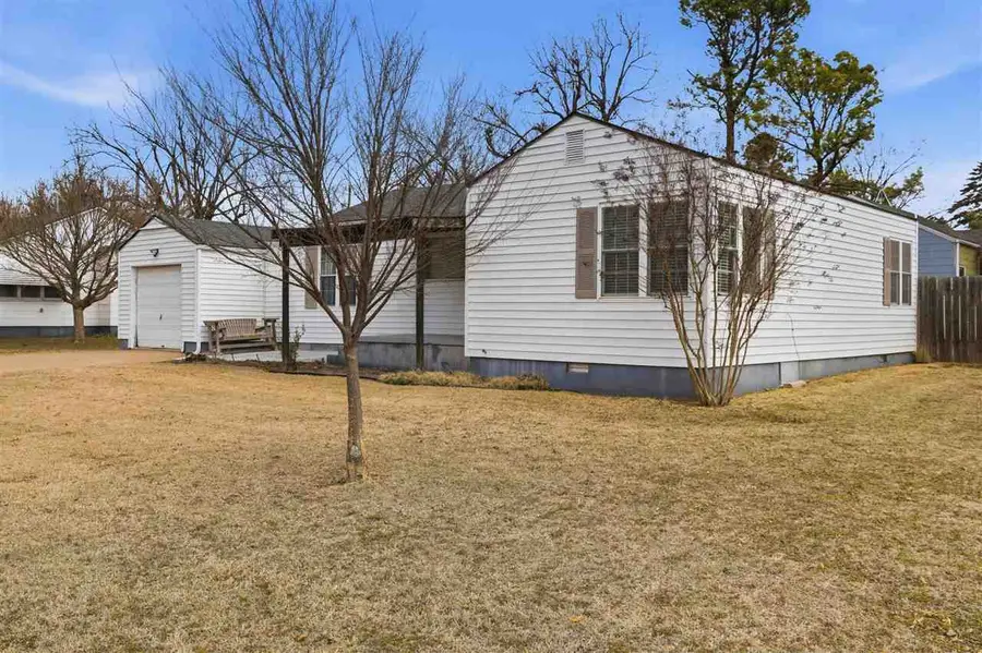 902 N 14th, Perry, OK 73077 - #3